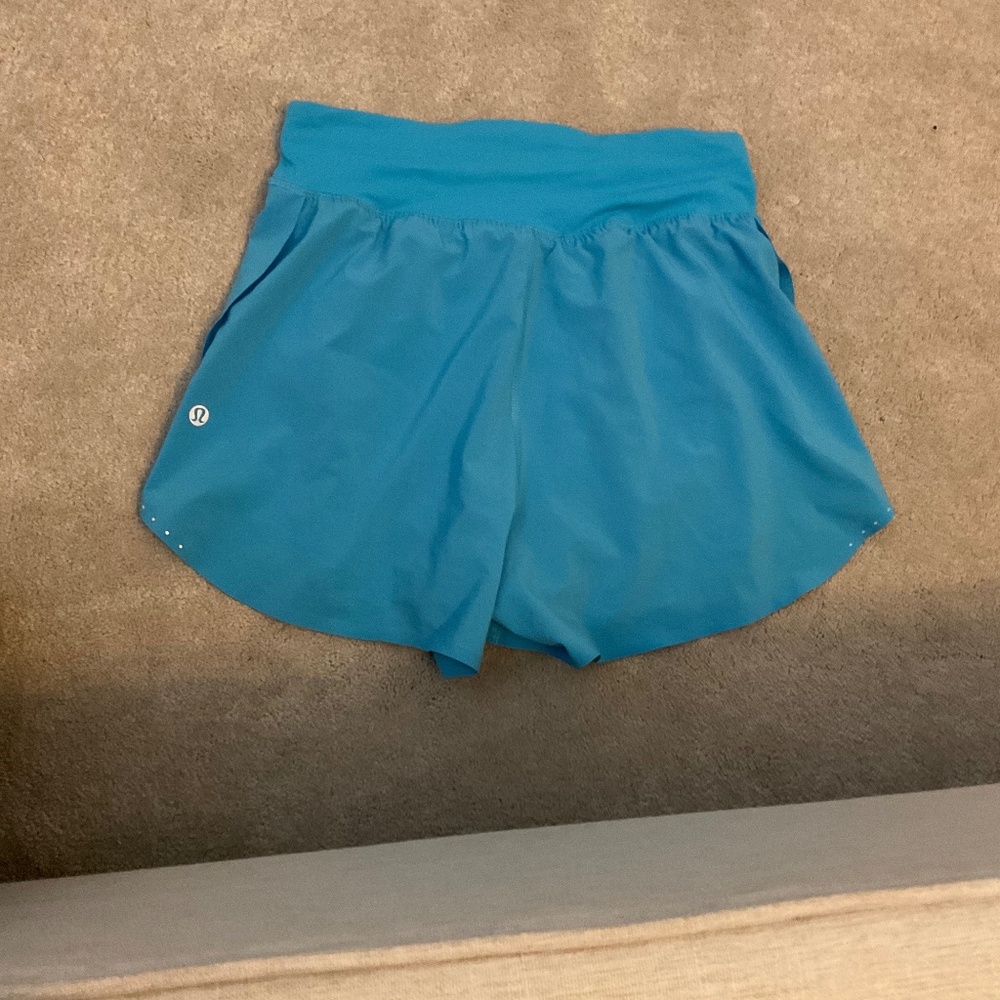 Fast and free reflective high-rise classic-fit short 3”
